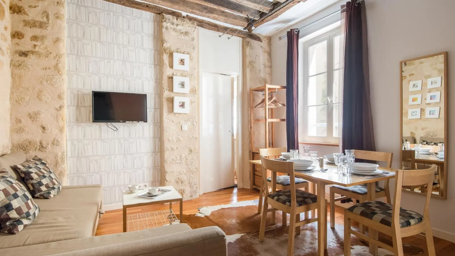 Les Patios Du Marais 1