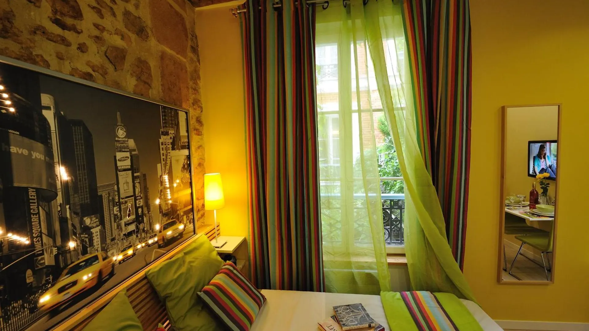 Apartment Les Patios Du Marais 1 *